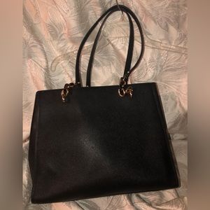 MICHAEL KORS BAG. Black leather